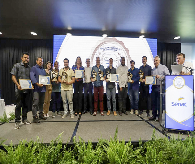 Presidente-Marcelo-Queiroz-com-todos-os-ganhadores-do-Prêmio-Sistema-Fecomércio-RN-de-Jornalismo-2019